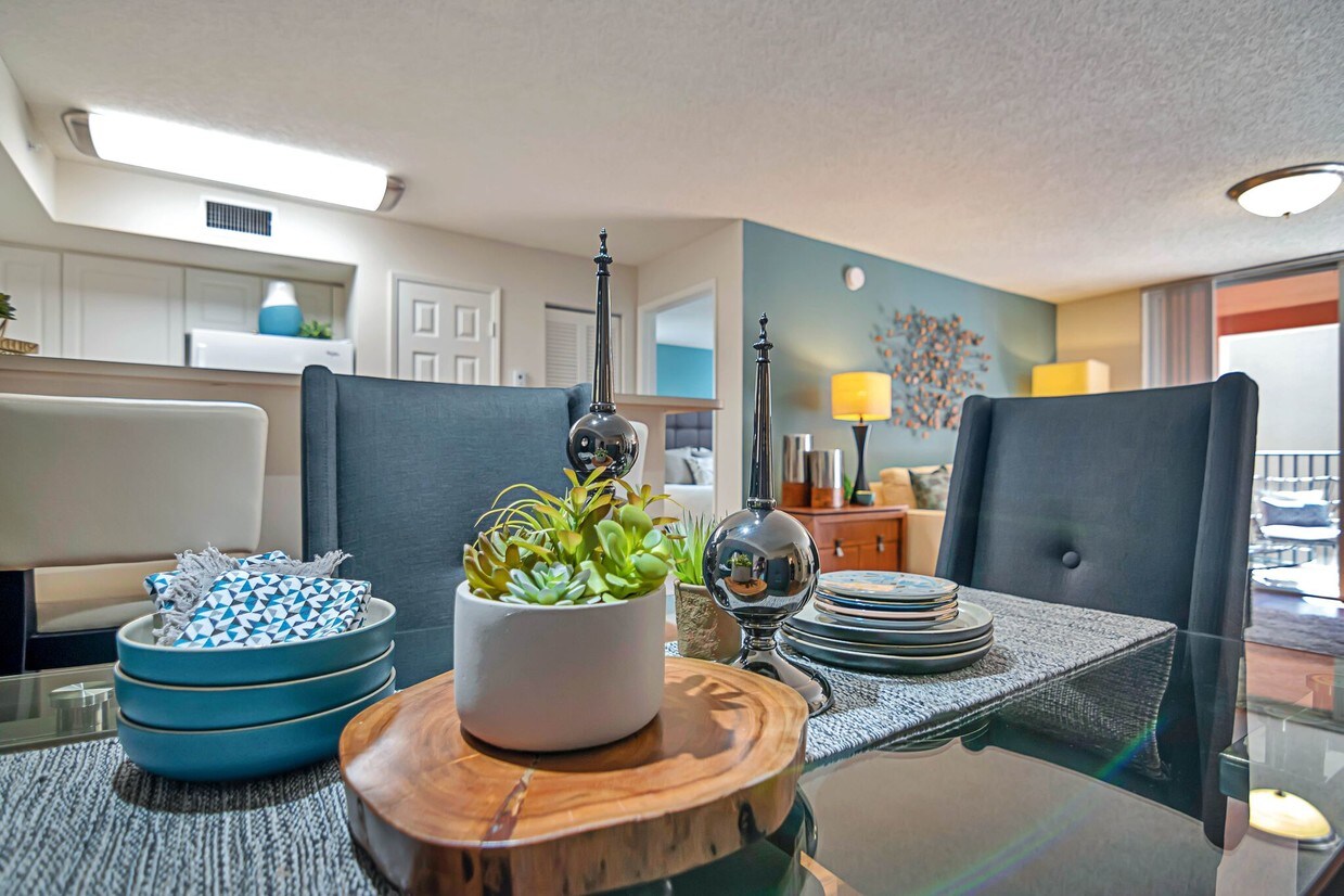 Crescent House Apartments Apartments Miami Lakes, FL