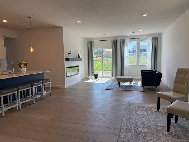 Building Photo - Stunning New Construction Home - Modern Lu...