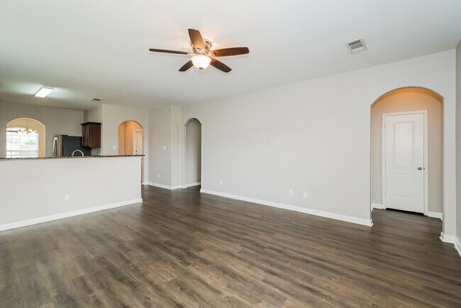 Foto del edificio - 6120 Chalk Hollow Dr