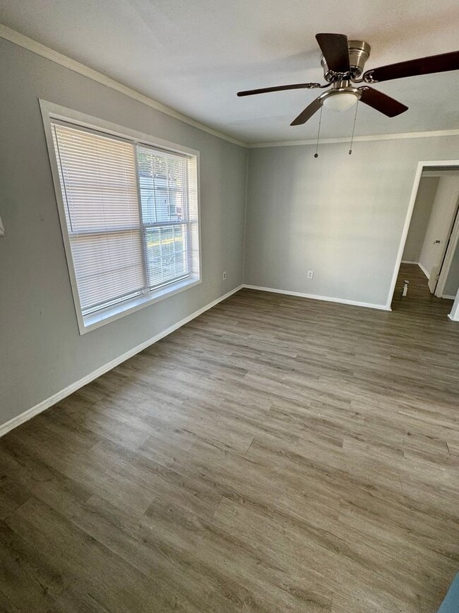 Building Photo - 2 BED 1 BATH READY TO RENT IN PLANT CITY!