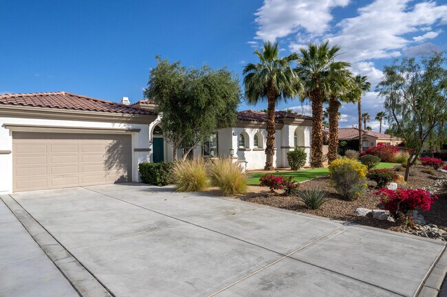 Foto del edificio - 49392 Hohokam River St