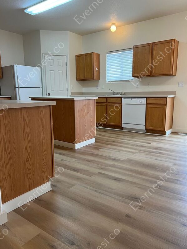 Foto del edificio - 7343 Glenburn Dr