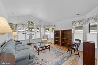 Building Photo - 709 Sydney Terrace