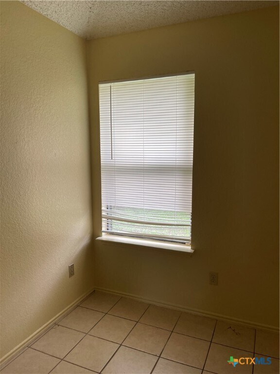 Foto del edificio - 2404 Bluebonnet Dr