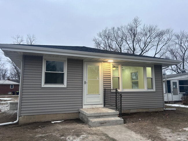 Building Photo - 204 North St