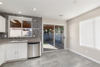 Building Photo - 8564 Shady Pines Dr