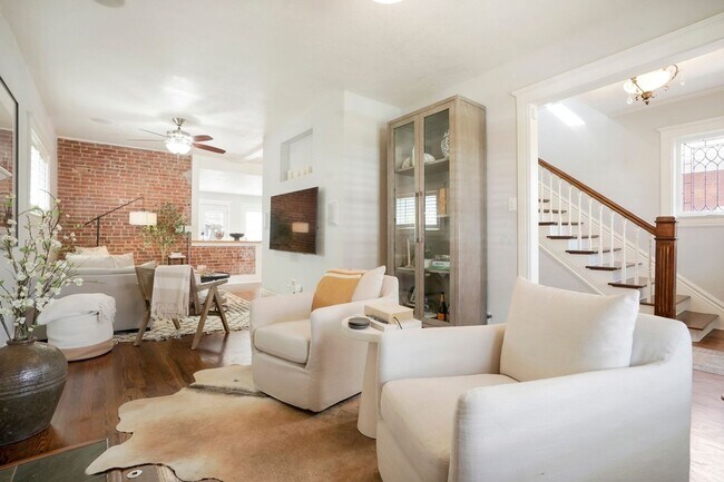 Building Photo - Charming 2BR House in Wash Park