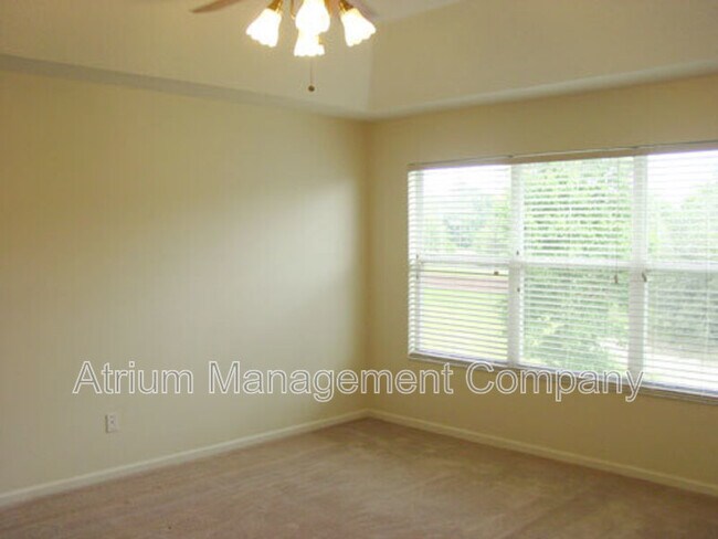 Foto del edificio - 304 Grand Valley Dr