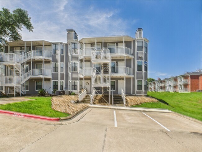 Foto del edificio - 4441 Old College Rd