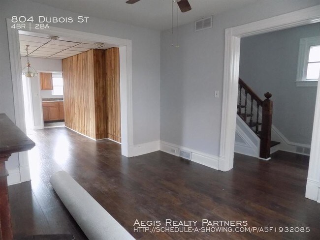 Building Photo - 804 Dubois St
