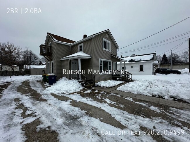 Building Photo - Newly Renovated, Spacious 2 Bedroom, 2 Bat...