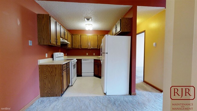 Building Photo - 2900 Ontario Ln