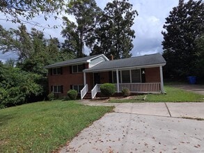 Building Photo - 2415 Raeford Rd