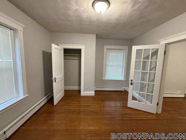 Building Photo - 44 Estes St