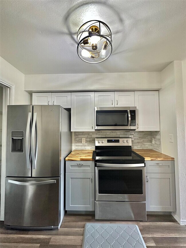 Foto del edificio - 2371 NW 33rd St