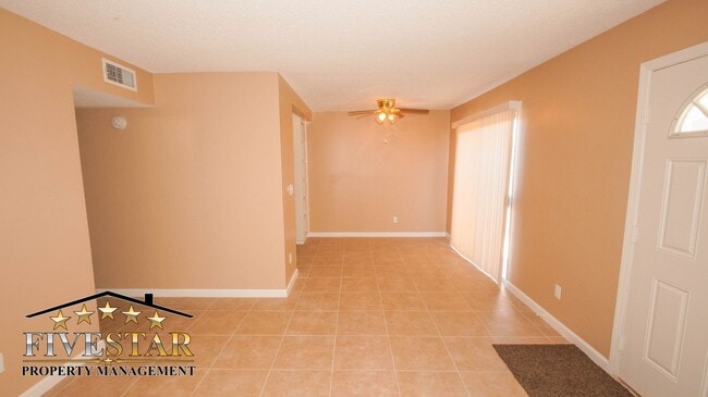 Foto del edificio - Apartment for Rent on 3017 "Q" Street Apt B