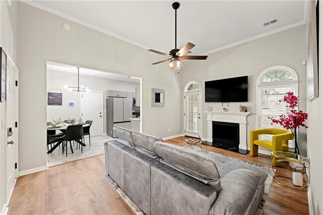 Foto del edificio - 804 Fairburn Rd NW