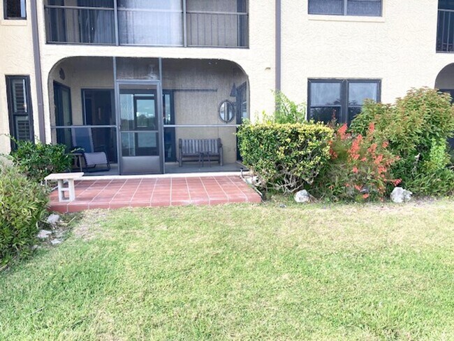 Building Photo - Casa Rio Condominium