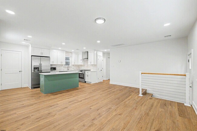 Building Photo - 1030 Neumark Ave
