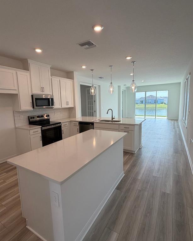 Building Photo - 5726 Gingham Dr