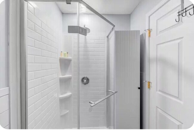 Building Photo - Furnished 1-Bedroom Apartment with Private Entrance and Free Laundry