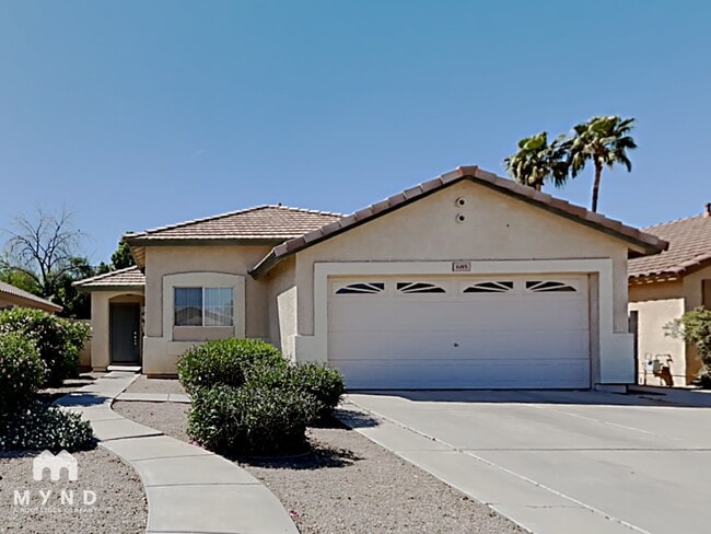 Building Photo - 685 E Cantebria Dr
