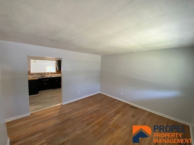 Foto del edificio - 2660 Peachcrest St