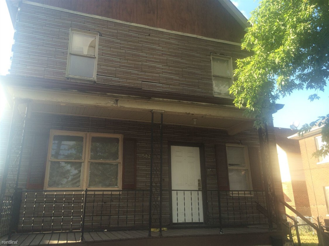 Foto principal - 5820 Baker St