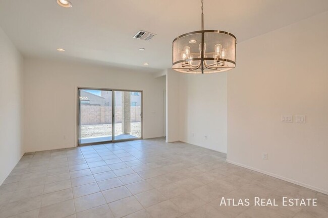 Building Photo - BEAUTIFUL  NEW 3 BEDROOM MARANA HOME