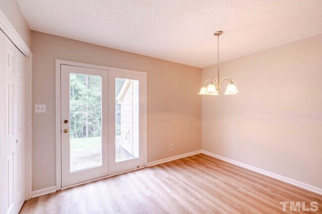 Dinning Room - Back door. - 62 Sparger Springs Ln