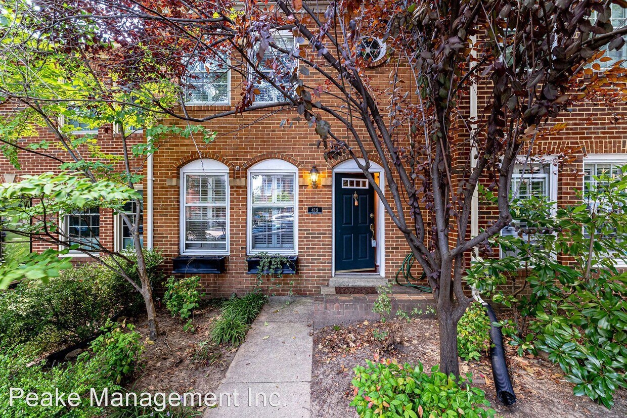 Foto principal - 2 br, 2.5 bath House - 419 S. Columbus St.