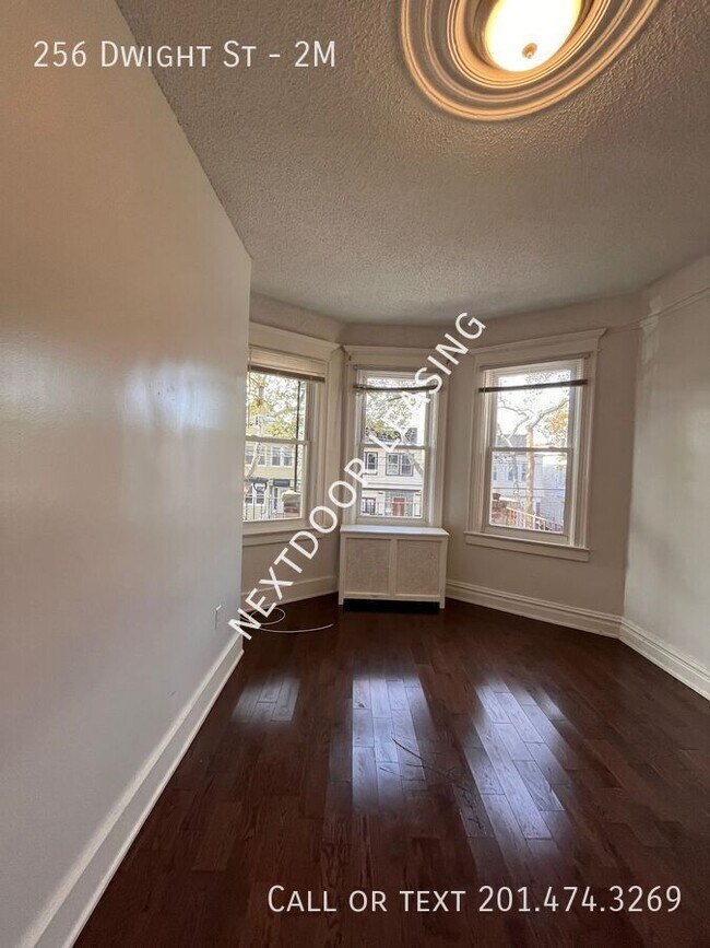 Foto del edificio - 256 Dwight St