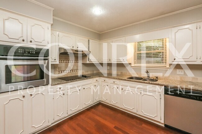 Foto del edificio - Beautiful 4 Bedroom Home in Brandon!