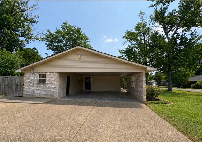Foto del edificio - 103 Cottonwood Ave