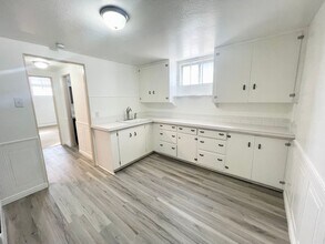 Building Photo - 621 N Kimball Ave