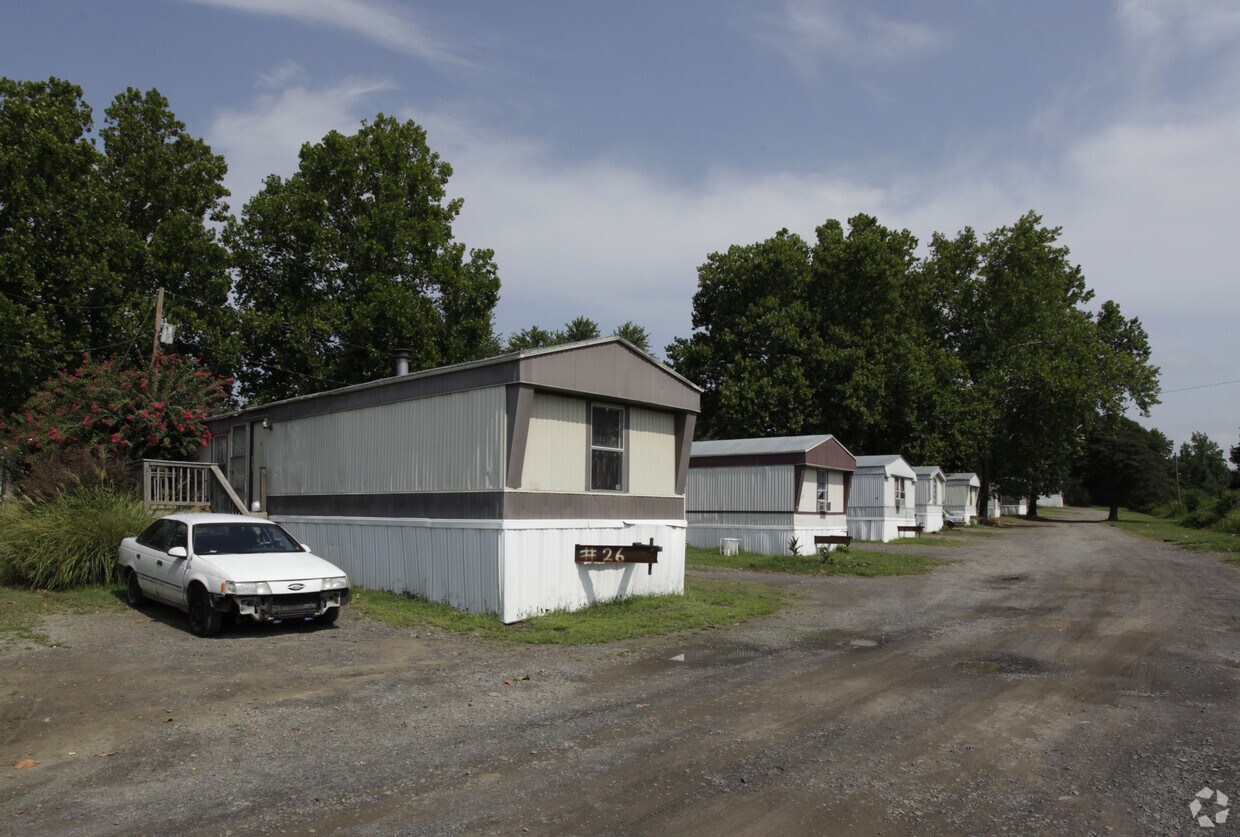 Primary Photo - 1000 W Locust St