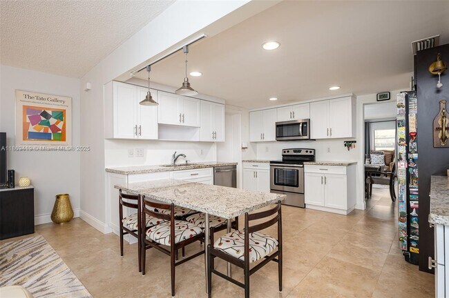 Building Photo - 3133 Coral Hills Dr