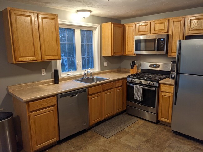 Building Photo - 229 Little Sandy Pond Rd