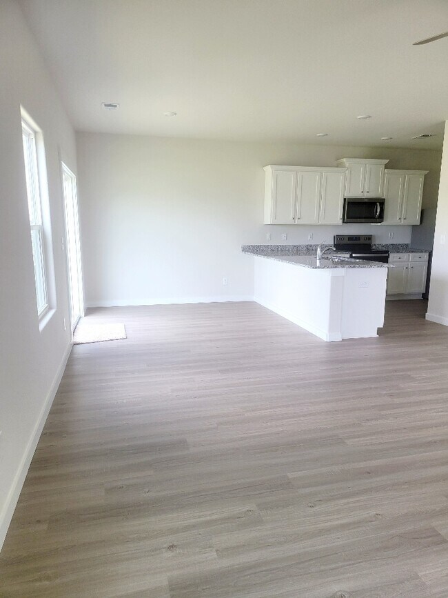 Building Photo - 1031 Peaceful Fawn Dr