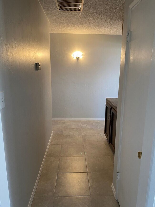 Foto del edificio - 4200 Wendy Ave