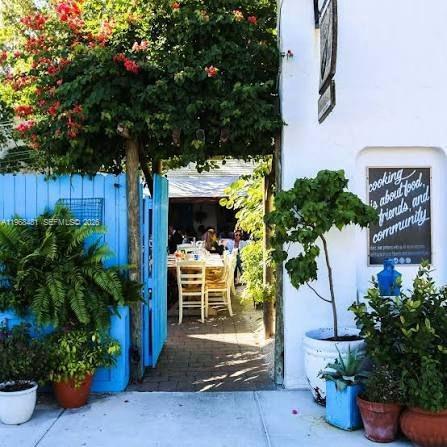 Foto del edificio - 231 NE 45th St