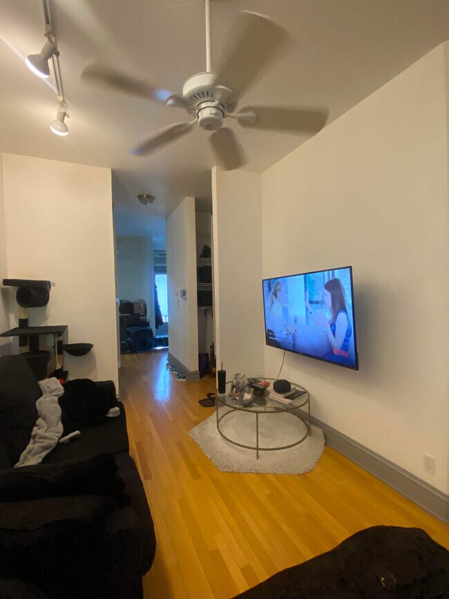 Foto del edificio - 2553 W Cortez St