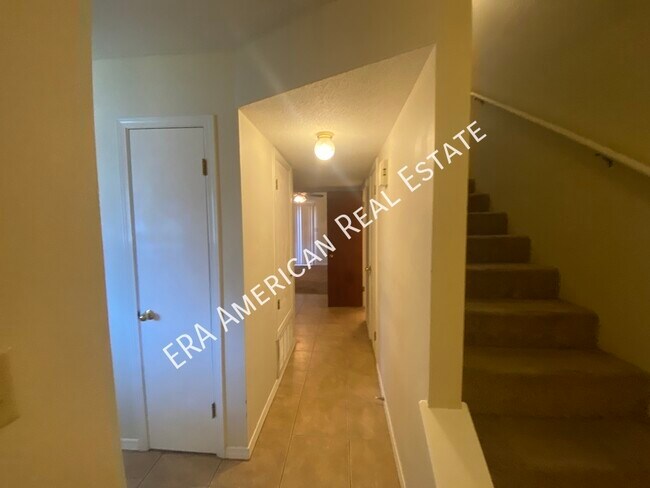 Building Photo - 1711 Brighton Cove