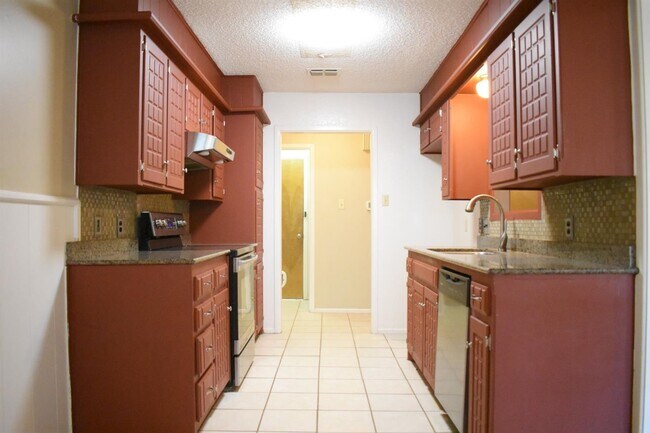 Foto del edificio - 3409 84th St