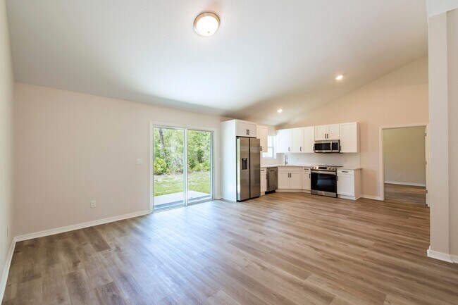 Foto del edificio - Marion Oaks "NEW HOME" with Solar panels! ...
