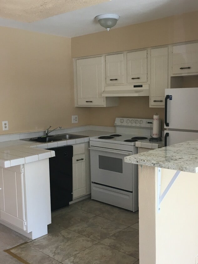 Primary Photo - Spacious 1br/1ba Condo