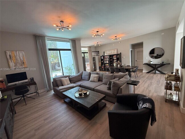 Foto del edificio - 8631 Arboretum Ln
