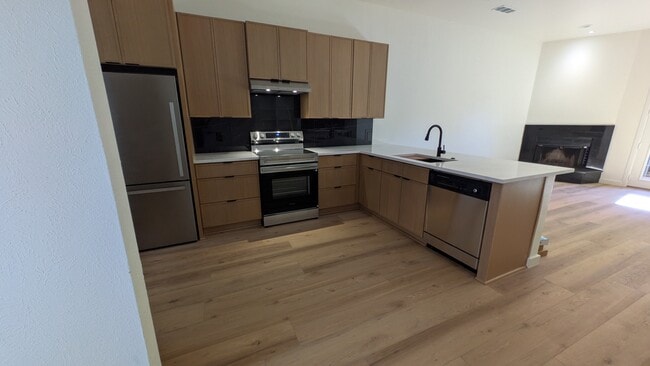 Building Photo - 3944 Buena Vista St