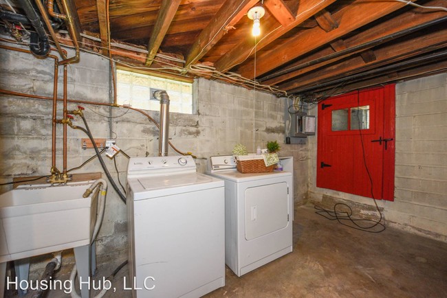 Foto del edificio - 3 br, 1 bath House - 1083 Selby Ave