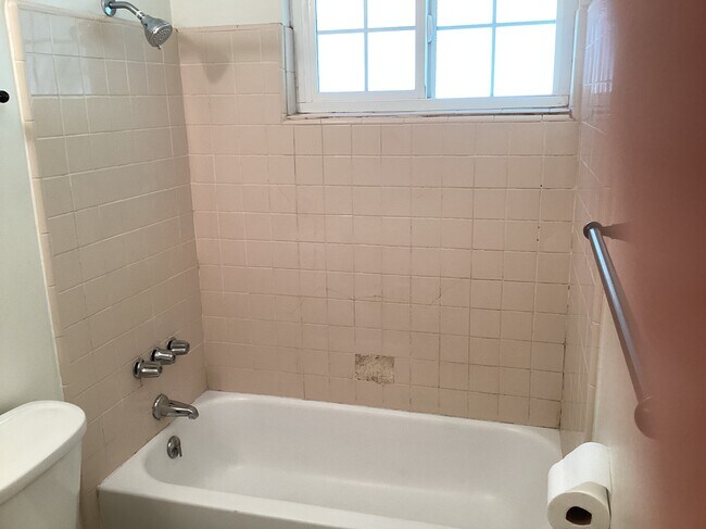 Foto del edificio - 248 S Vista Bonita Ave